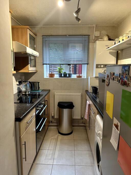 Cosy Entire One Bedroom Hideaway Bromley Exterior photo
