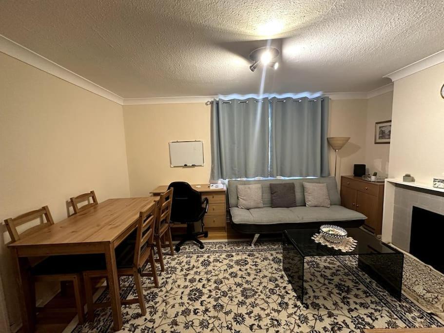 Cosy Entire One Bedroom Hideaway Bromley Exterior photo