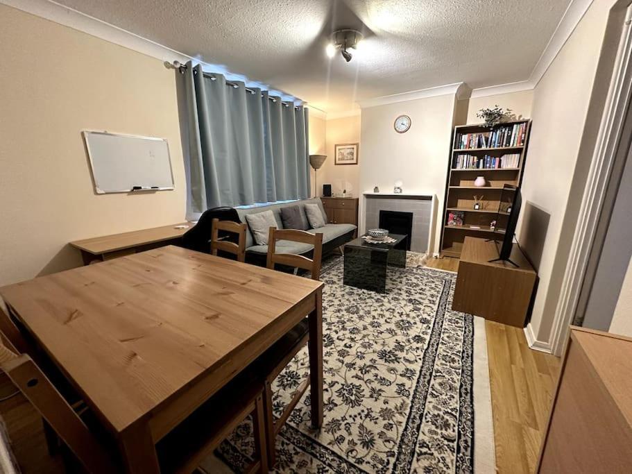 Cosy Entire One Bedroom Hideaway Bromley Exterior photo
