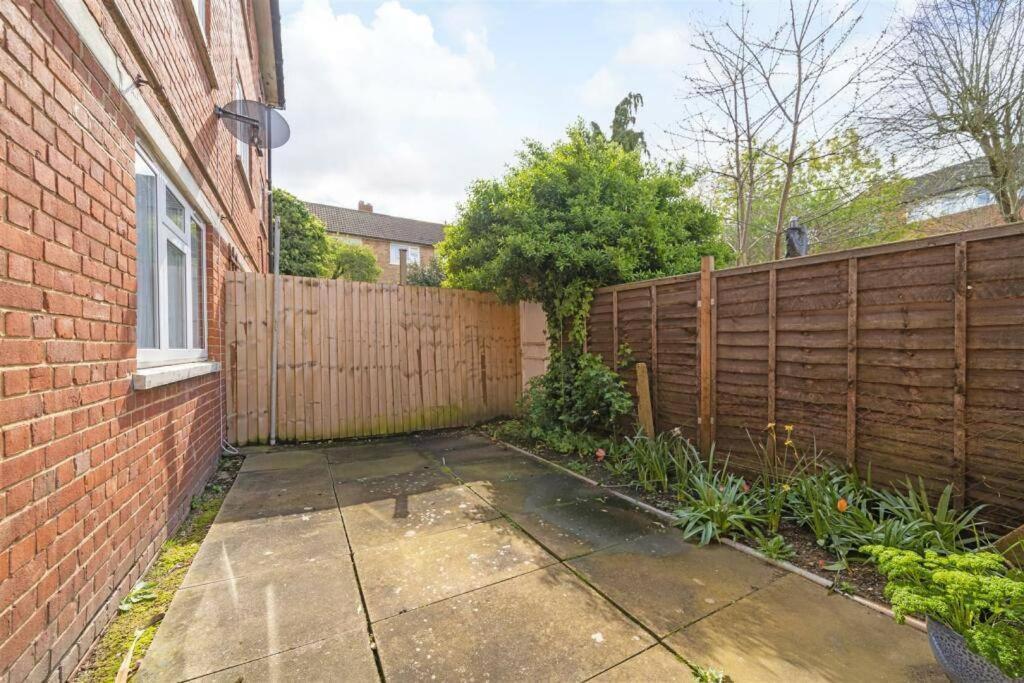 Cosy Entire One Bedroom Hideaway Bromley Exterior photo
