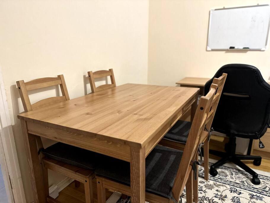 Cosy Entire One Bedroom Hideaway Bromley Exterior photo